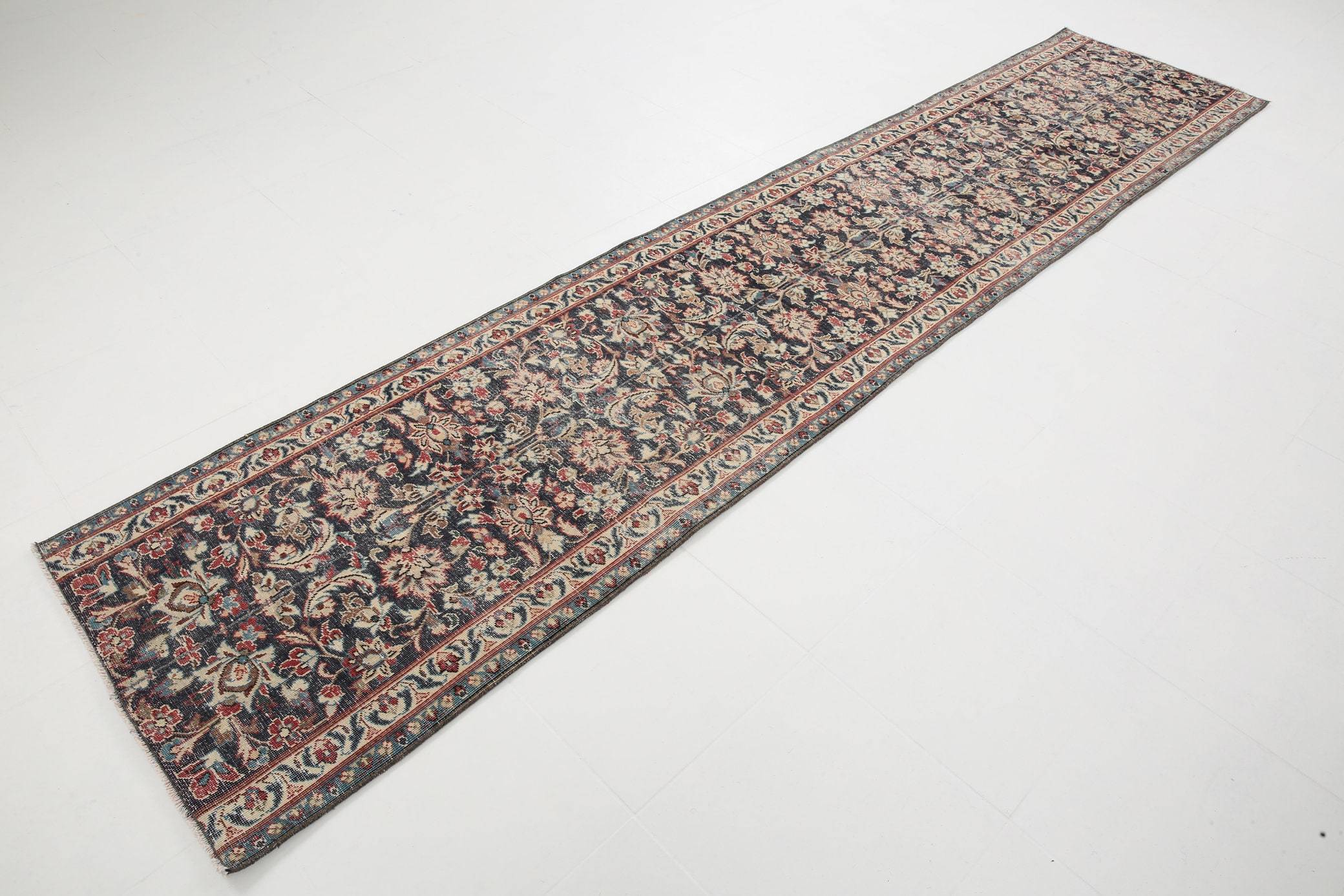 2' x 12' Vintage rug, Cotton Vintage rug, Dorm Vintage rug, Entryway-Hallway Vintage rug, Green Vintage rug, Kitchen-Dining Vintage rug, Living Room Vintage rug, Office Vintage rug, Persian Vintage rug, Rustic-Primitive Vintage rug, Vintage Runner, Wool Vintage rug, Vintage rug