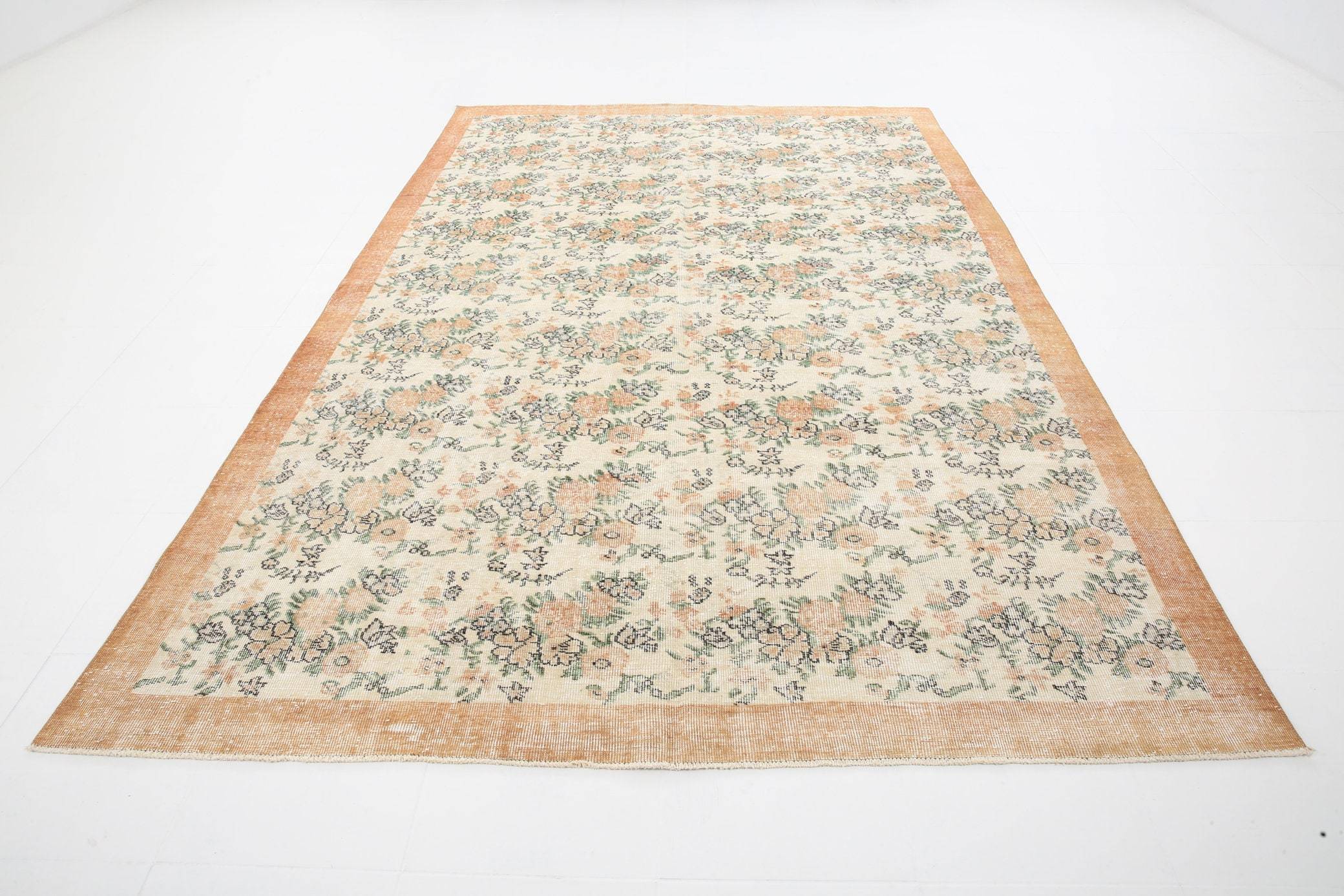 7' x 10' Vintage rug, Cotton Vintage rug, Country-Farmhouse Vintage rug, Dorm Vintage rug, Floral Vintage rug, Kids Vintage rug, Laundry Vintage rug, Living Room Vintage rug, Office Vintage rug, Tan-Ivory Vintage rug, Vintage, Wool Vintage rug, Vintage rug