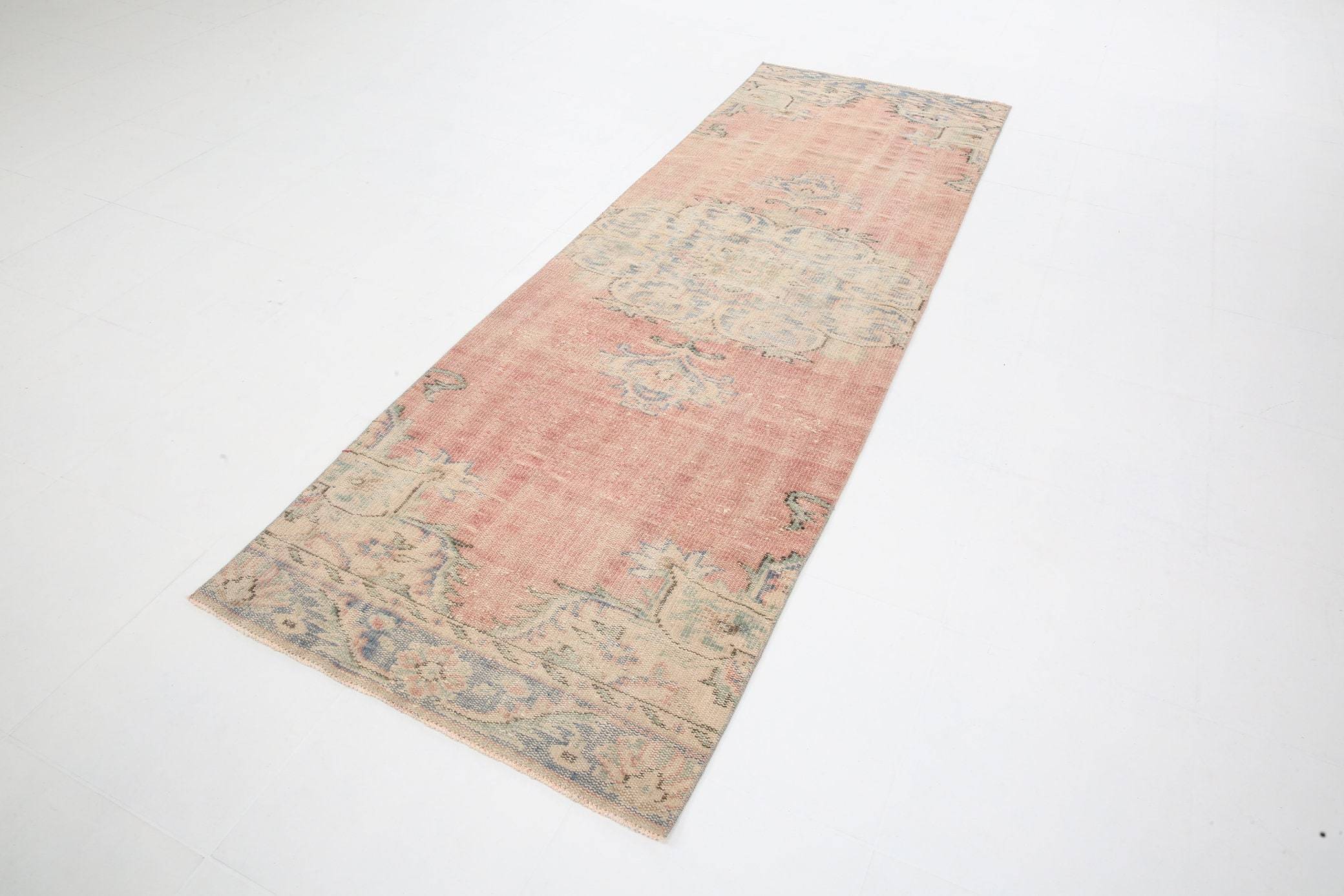 2' x 8' Vintage rug, Bohemian-Eclectic Vintage rug, Cotton Vintage rug, Dorm Vintage rug, Entryway-Hallway Vintage rug, Kitchen-Dining Vintage rug, Living Room Vintage rug, Office Vintage rug, Red Vintage rug, Southwestern Vintage rug, Vintage Runner, Wool Vintage rug, Vintage rug