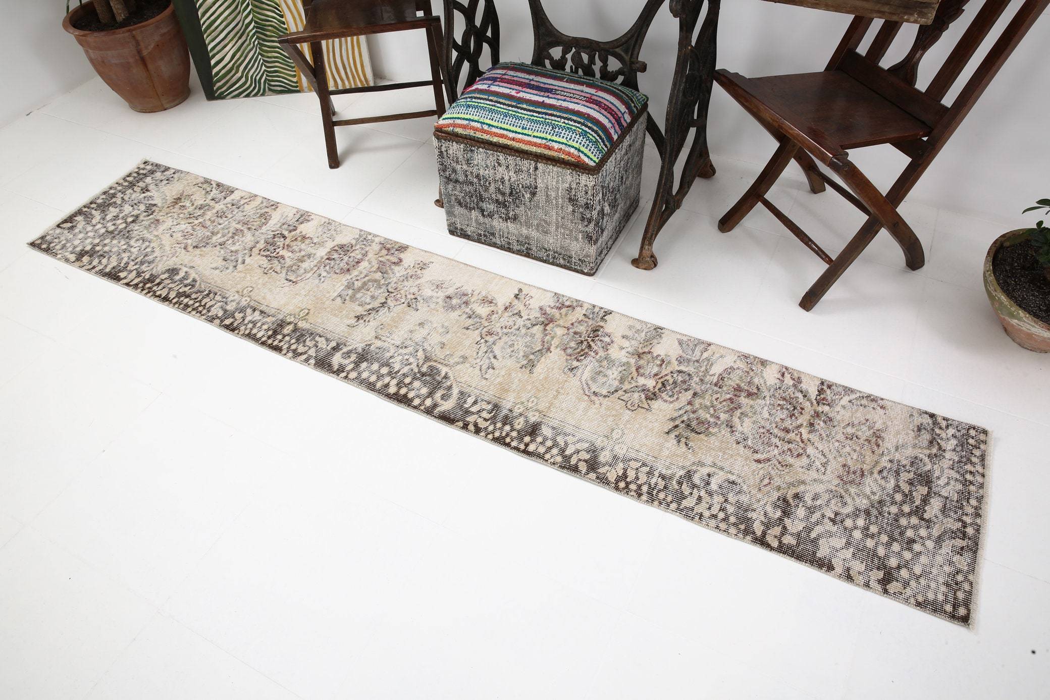 1' x 8' Vintage rug, Bedroom Vintage rug, Cotton Vintage rug, Country-Farmhouse Vintage rug, Entryway-Hallway Vintage rug, Kids Vintage rug, Kitchen-Dining Vintage rug, Office Vintage rug, Plants-Trees Vintage rug, Tan-Ivory Vintage rug, Vintage Runner, Wool Vintage rug, Vintage rug