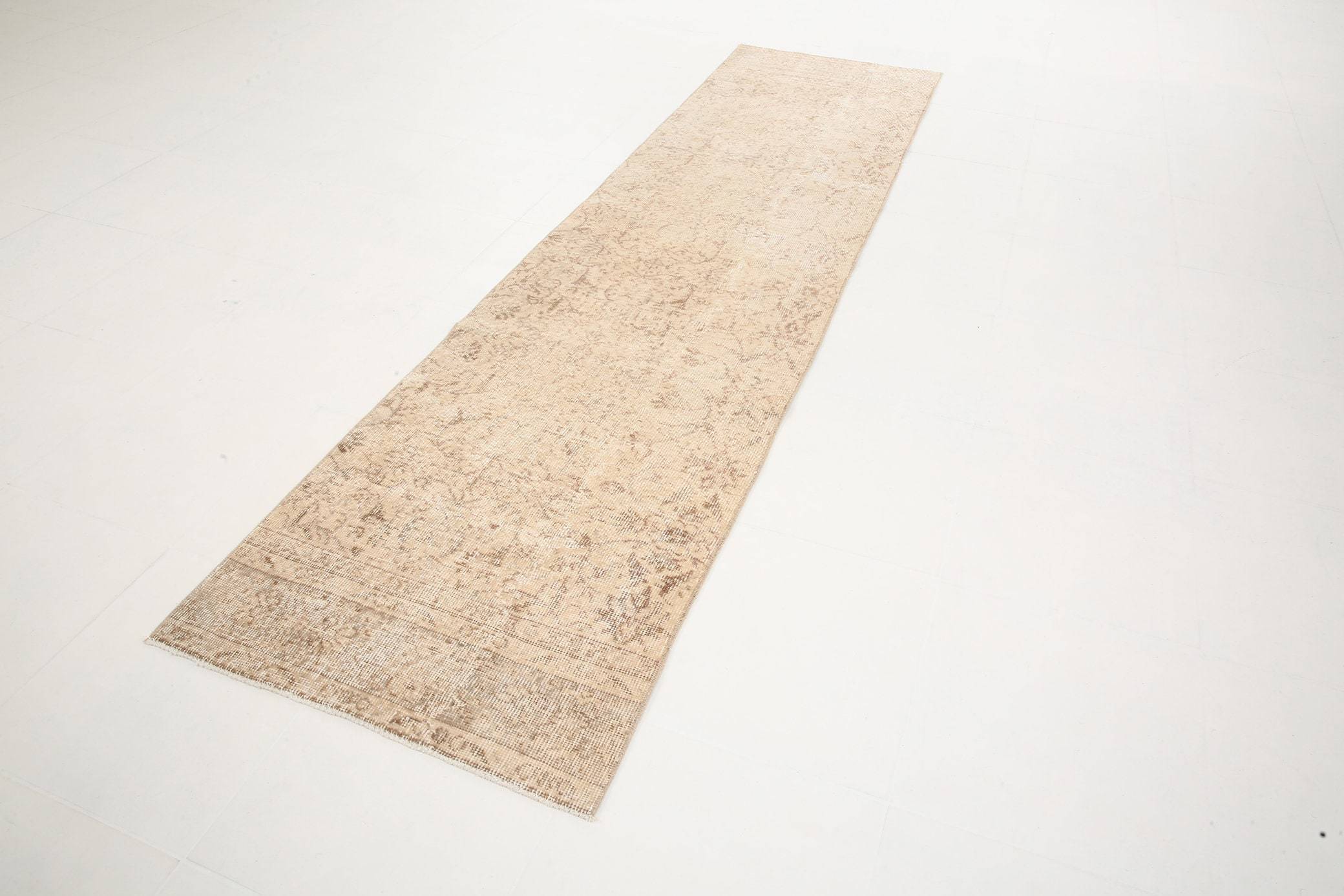 2' x 9' Vintage rug, Cotton Vintage rug, Country-Farmhouse Vintage rug, Dorm Vintage rug, Entryway-Hallway Vintage rug, Floral Vintage rug, Living Room Vintage rug, Nursery Vintage rug, Office Vintage rug, Tan-Ivory Vintage rug, Vintage Runner, Wool Vintage rug, Vintage rug