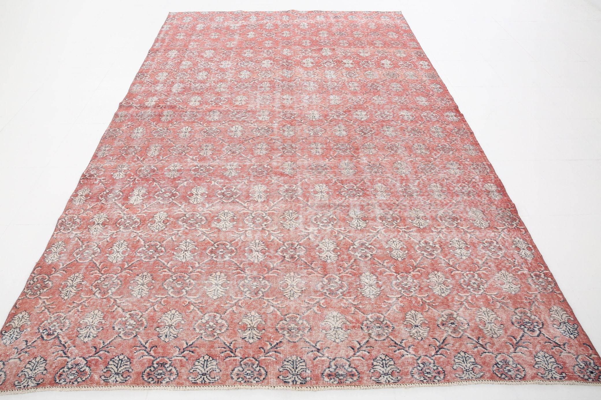 7' x 10' Vintage rug, Bedroom Vintage rug, Cotton Vintage rug, Country-Farmhouse Vintage rug, Dorm Vintage rug, Kitchen-Dining Vintage rug, Living Room Vintage rug, Office Vintage rug, Plants-Trees Vintage rug, Red Vintage rug, Vintage, Wool Vintage rug, Vintage rug