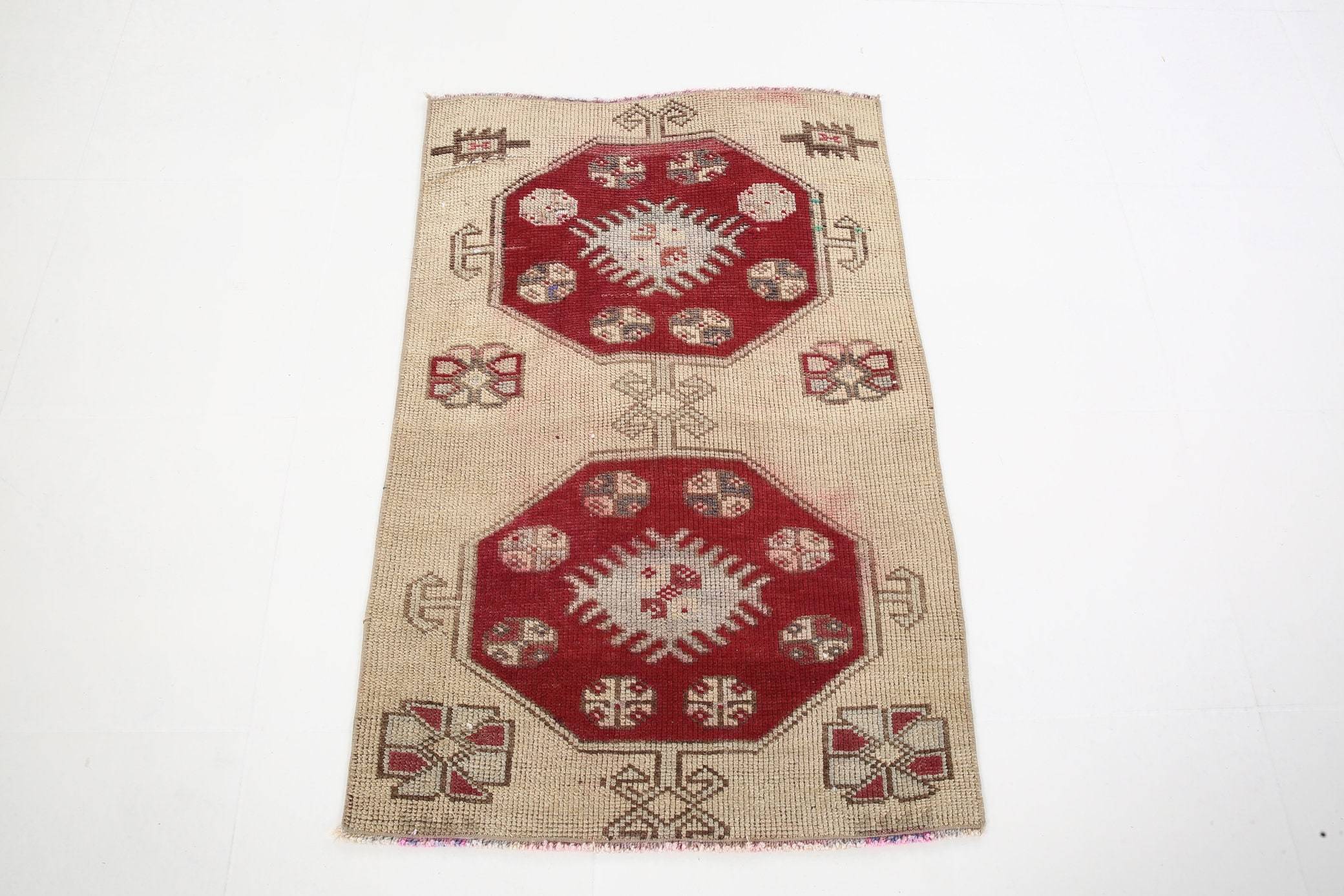 2' x 3' Vintage rug, Bathroom Vintage rug, Cotton Vintage rug, Entryway-Hallway Vintage rug, Geometric Vintage rug, Laundry Vintage rug, Office Vintage rug, Patio-Outdoor Vintage rug, Red Vintage rug, Retro Vintage rug, Vintage Runner, Wool Vintage rug, Vintage rug