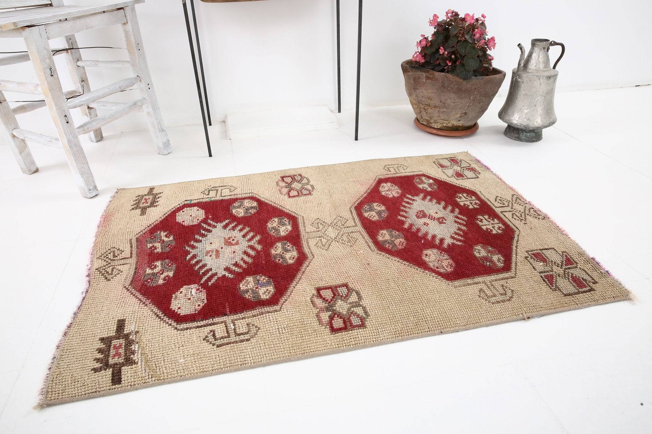 2' x 3' Vintage rug, Bathroom Vintage rug, Cotton Vintage rug, Entryway-Hallway Vintage rug, Geometric Vintage rug, Laundry Vintage rug, Office Vintage rug, Patio-Outdoor Vintage rug, Red Vintage rug, Retro Vintage rug, Vintage Runner, Wool Vintage rug, Vintage rug