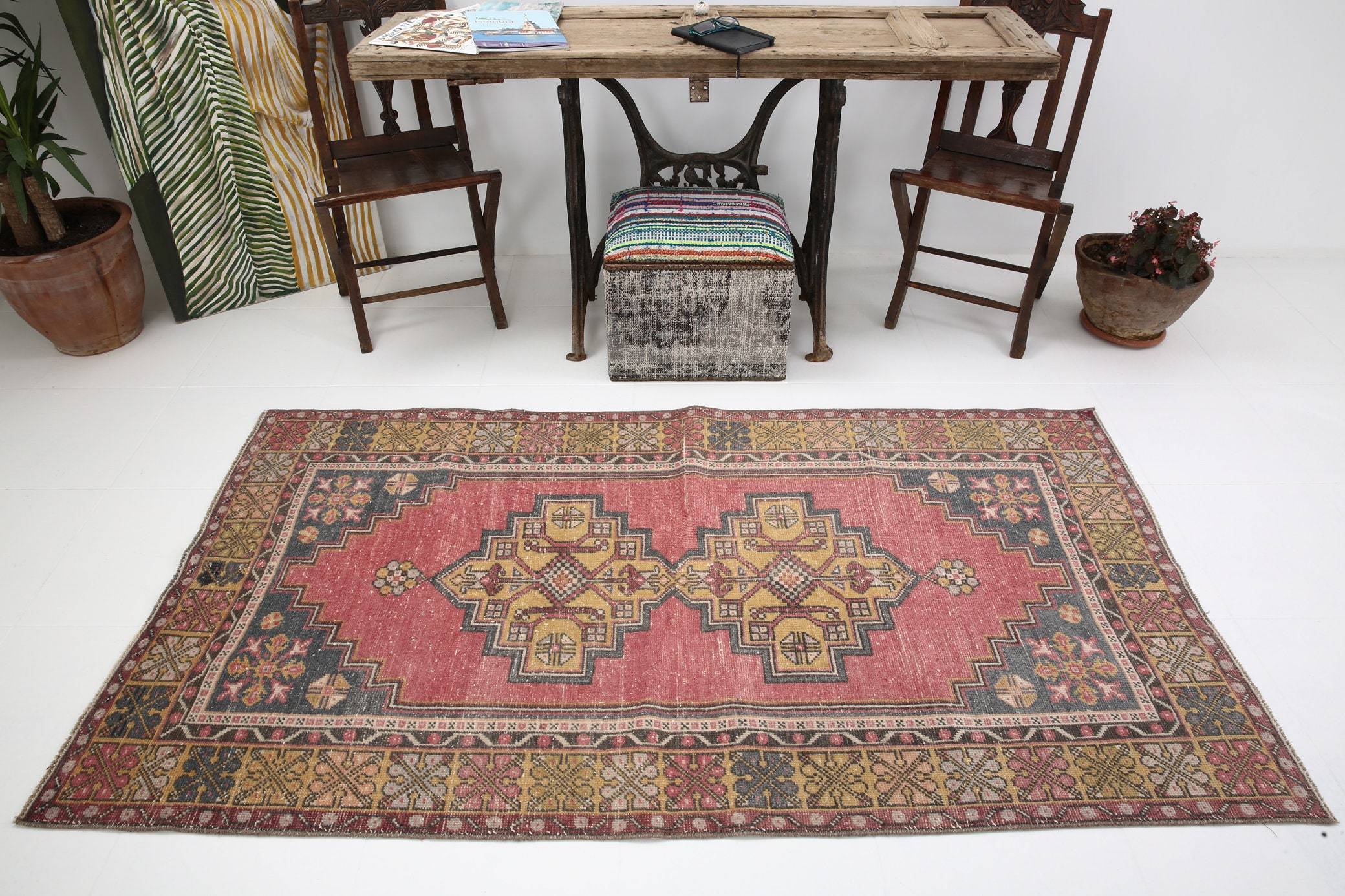 3' x 6' Vintage rug, Cotton Vintage rug, Country-Farmhouse Vintage rug, Dorm Vintage rug, Entryway-Hallway Vintage rug, Kitchen-Dining Vintage rug, Living Room Vintage rug, Office Vintage rug, Oriental Vintage rug, Red Vintage rug, Vintage, Wool Vintage rug, Vintage rug