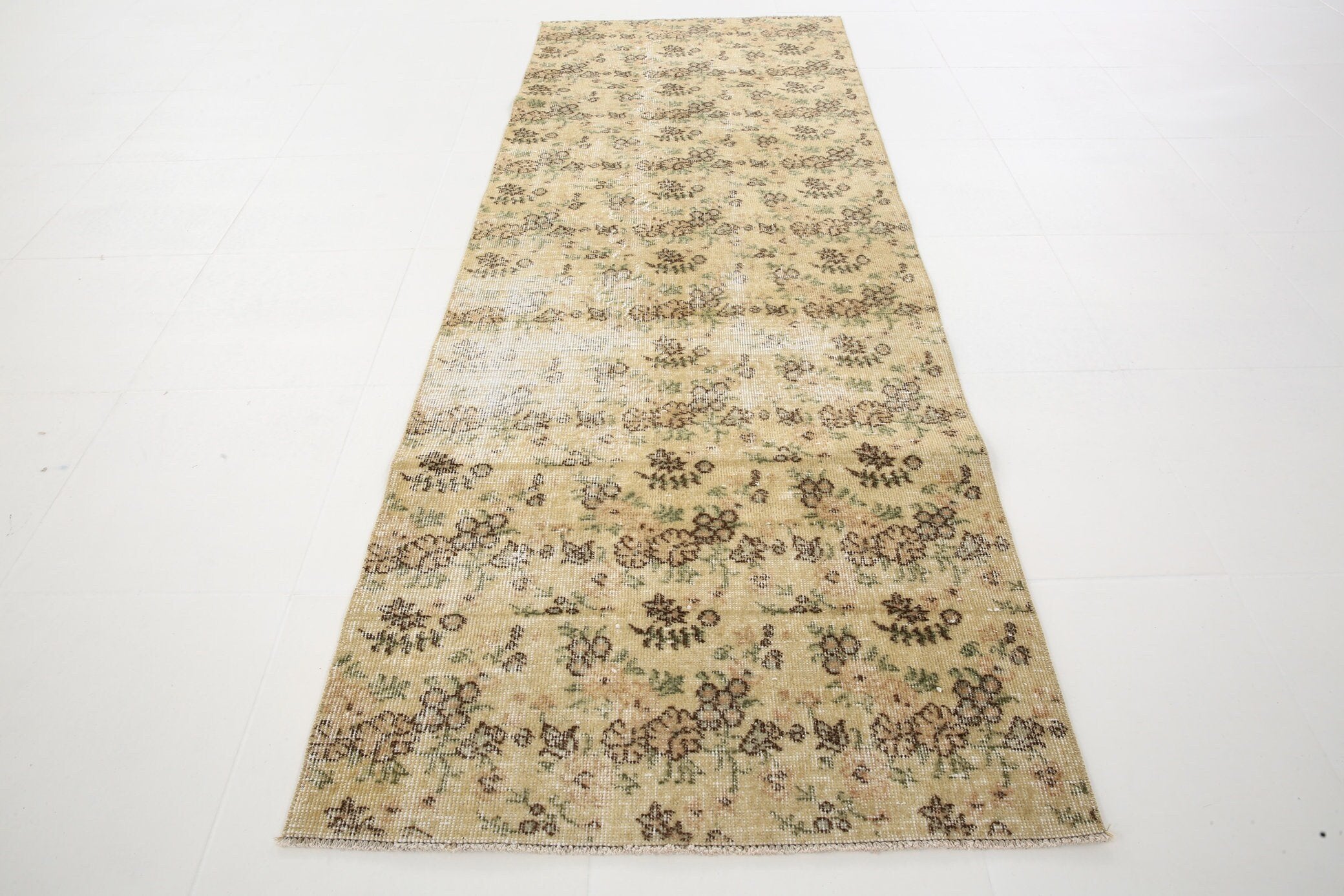 2' x 7' Vintage rug, Cotton Vintage rug, Dorm Vintage rug, Entryway-Hallway Vintage rug, Floral Vintage rug, Kitchen-Dining Vintage rug, Living Room Vintage rug, Office Vintage rug, Retro Vintage rug, Vintage Runner Vintage rug, Wool, Yellow-Gold Vintage rug, Vintage rug