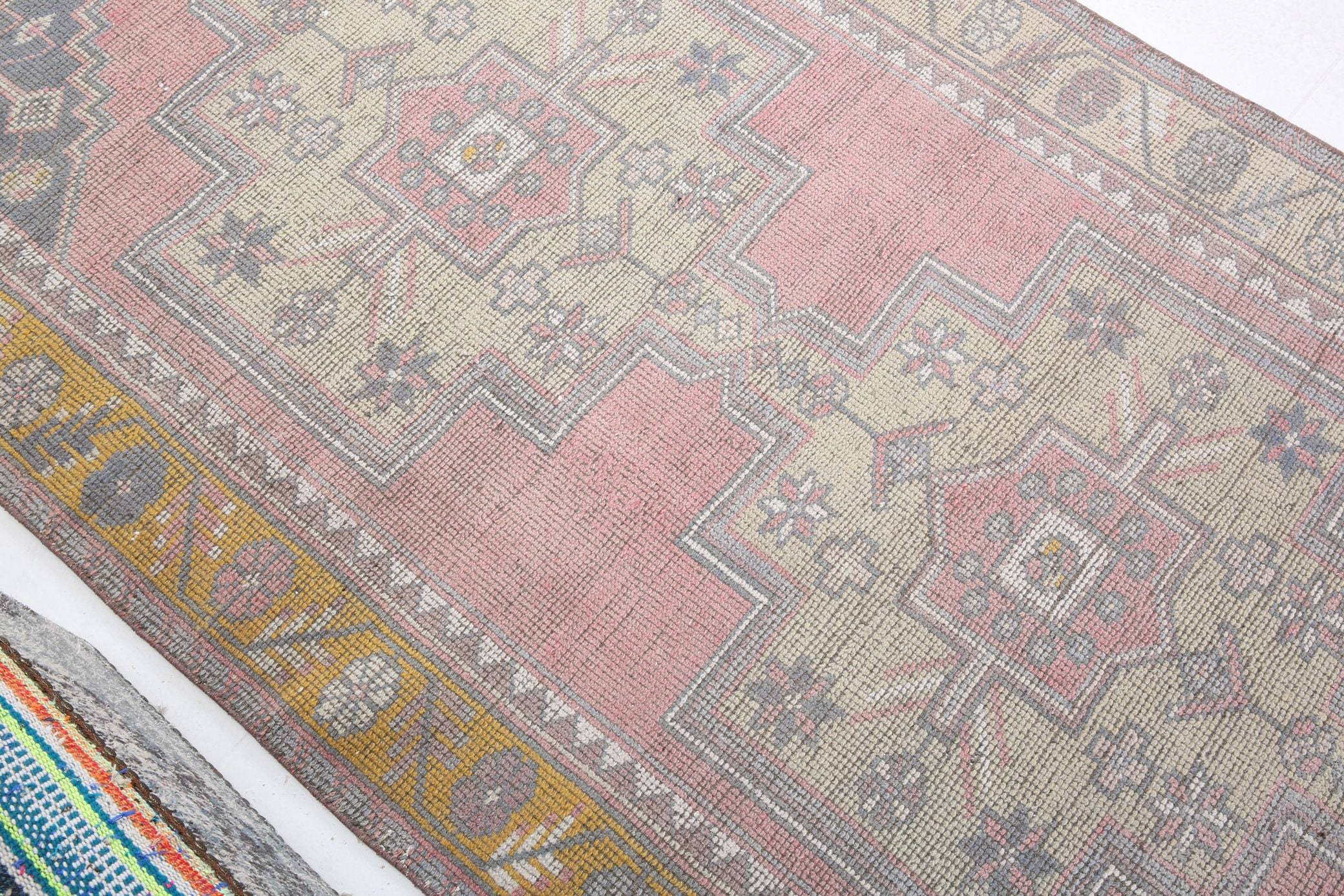 4' x 8' Vintage rug, Cotton Vintage rug, Distressed Vintage rug, Dorm Vintage rug, Kids Vintage rug, Kitchen-Dining Vintage rug, Living Room Vintage rug, Nursery Vintage rug, Ombre Vintage rug, Pink Vintage rug, Vintage, Wool Vintage rug, Vintage rug