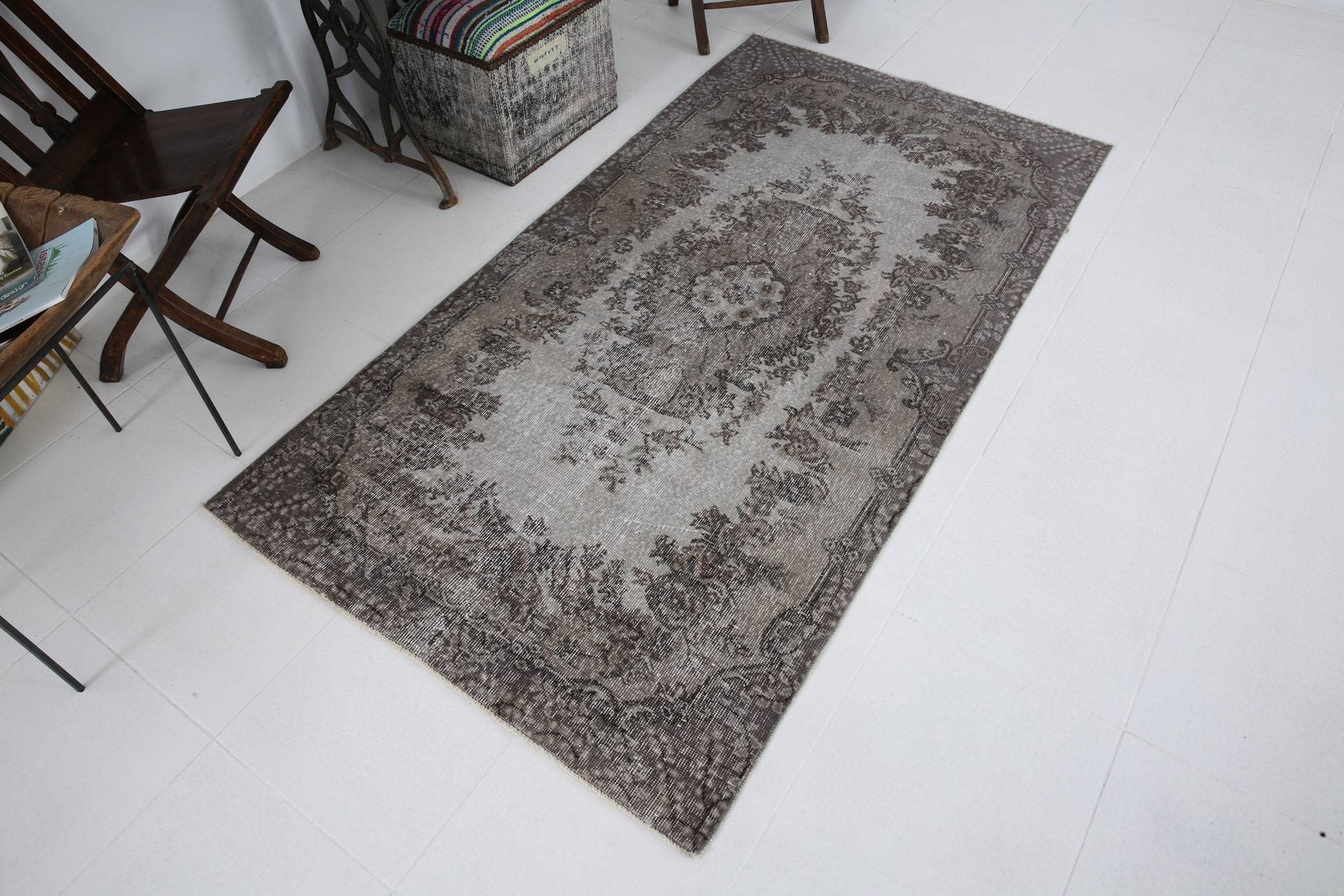 3' x 7' Vintage rug, Bedroom Vintage rug, Black-Gray Vintage rug, Bohemian-Eclectic Vintage rug, Cotton Vintage rug, Dorm Vintage rug, Floral Vintage rug, Kitchen-Dining Vintage rug, Living Room Vintage rug, Office Vintage rug, Vintage, Wool Vintage rug, Vintage rug