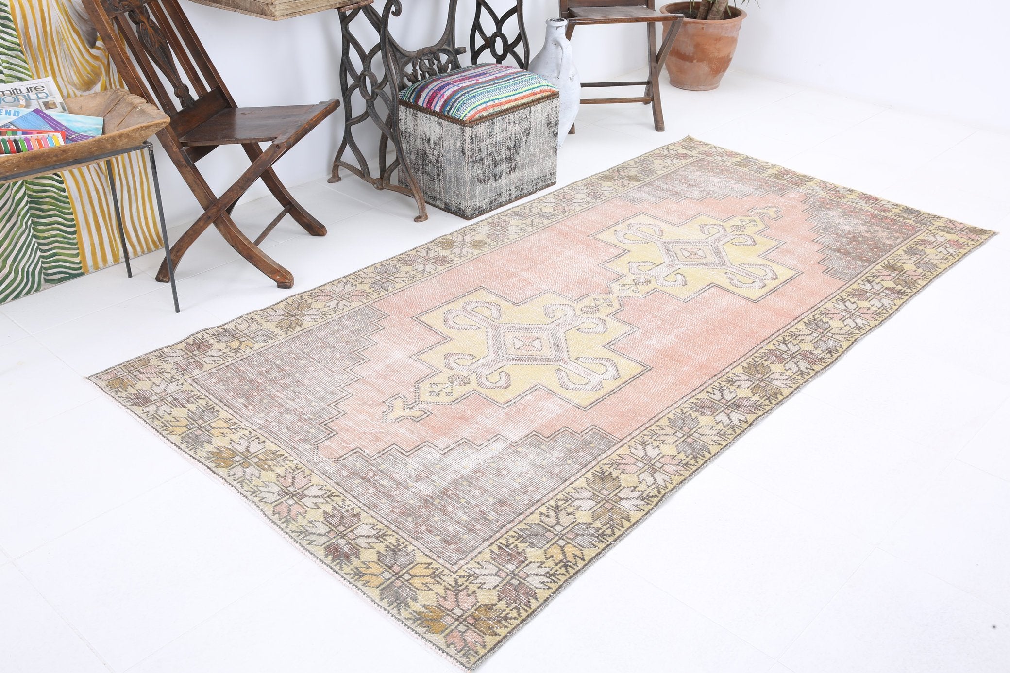 4' x 8' Vintage rug, Cotton Vintage rug, Entryway-Hallway Vintage rug, Geometric Vintage rug, Kitchen-Dining Vintage rug, Living Room Vintage rug, Nursery Vintage rug, Office Vintage rug, Pink Vintage rug, Retro Vintage rug, Vintage, Wool Vintage rug, Vintage rug