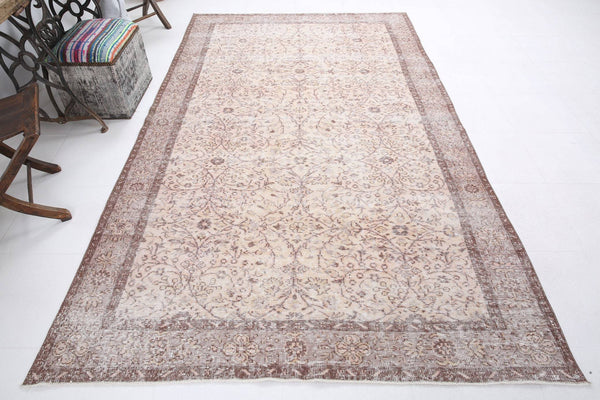 5' x 9' Vintage rug, Bedroom Vintage rug, Bohemian-Eclectic Vintage rug, Cotton Vintage rug, Floral Vintage rug, Kitchen-Dining Vintage rug, Living Room Vintage rug, Nursery Vintage rug, Office Vintage rug, Tan-Ivory Vintage rug, Vintage, Wool Vintage rug, Vintage rug