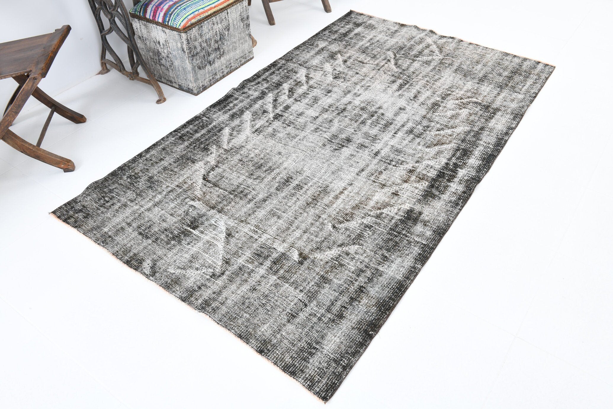 4' x 7' Vintage rug, Black-Gray Vintage rug, Camouflage Vintage rug, Cotton Vintage rug, Distressed Vintage rug, Dorm Vintage rug, Kitchen-Dining Vintage rug, Living Room Vintage rug, Nursery Vintage rug, Office Vintage rug, Vintage, Wool Vintage rug, Vintage rug