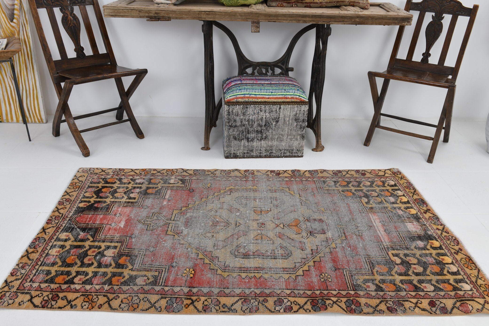 3' x 5' Vintage rug, Abstract Vintage rug, Bedroom Vintage rug, Bohemian-Eclectic Vintage rug, Cotton Vintage rug, Kitchen-Dining Vintage rug, Living Room Vintage rug, Office Vintage rug, Patio-Outdoor Vintage rug, Red Vintage rug, Vintage, Wool Vintage rug, Vintage rug