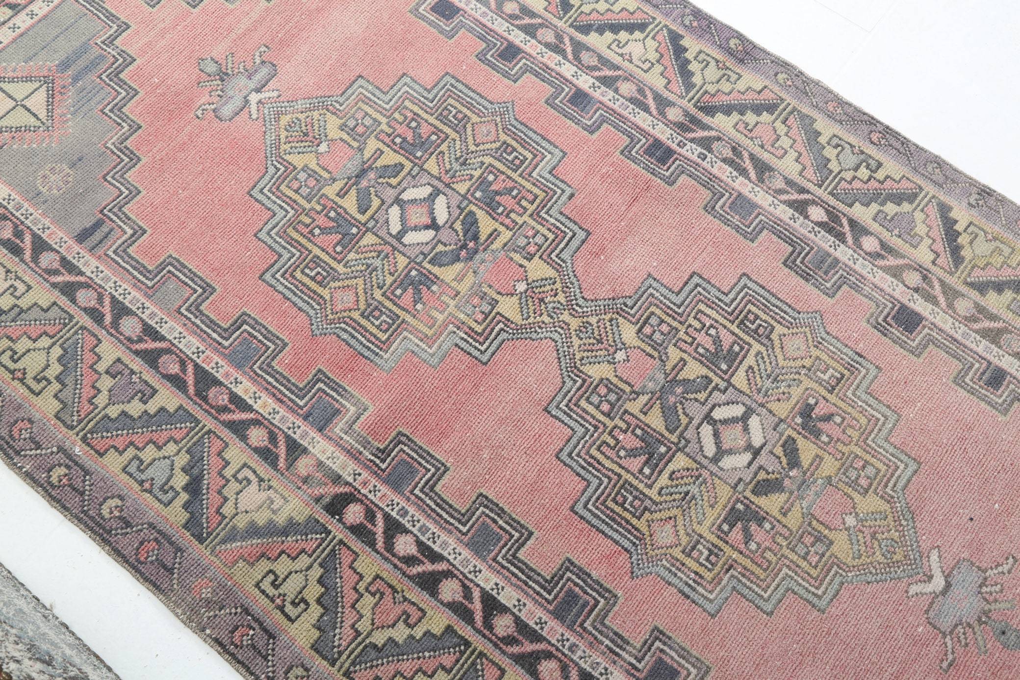 3' x 7' Vintage rug, Distressed Vintage rug, Dorm Vintage rug, Geometric Vintage rug, Kitchen-Dining Vintage rug, Living Room Vintage rug, Office Vintage rug, Patio-Outdoor Vintage rug, Pink Vintage rug, Vintage Oushak, Wool Vintage rug, Vintage rug