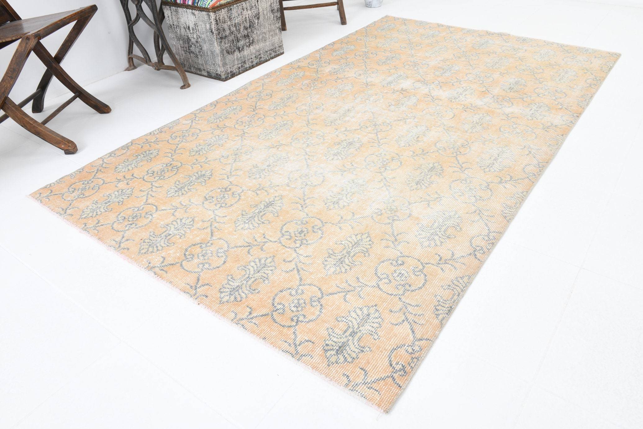 4' x 7' Vintage rug, Abstract Vintage rug, Bathroom Vintage rug, Bedroom Vintage rug, Cotton Vintage rug, Country-Farmhouse Vintage rug, Kitchen-Dining Vintage rug, Living Room Vintage rug, Office Vintage rug, Tan-Ivory Vintage rug, Vintage, Wool Vintage rug, Vintage rug