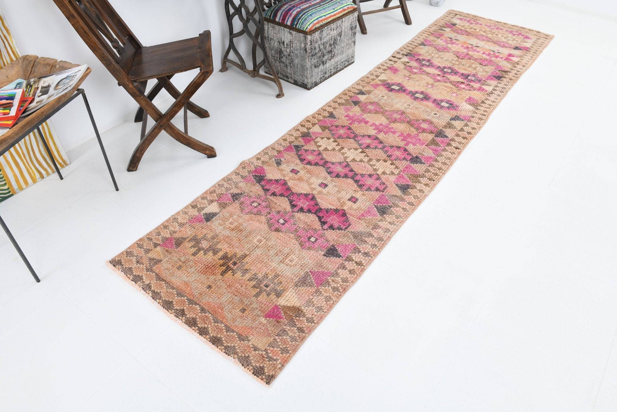 2' x 10' Vintage rug, Cotton Vintage rug, Dorm Vintage rug, Entryway-Hallway Vintage rug, Geometric Vintage rug, Kitchen-Dining Vintage rug, Living Room Vintage rug, Office Vintage rug, Pink Vintage rug, Rustic-Primitive Vintage rug, Vintage Herki, Wool Vintage rug, Vintage rug