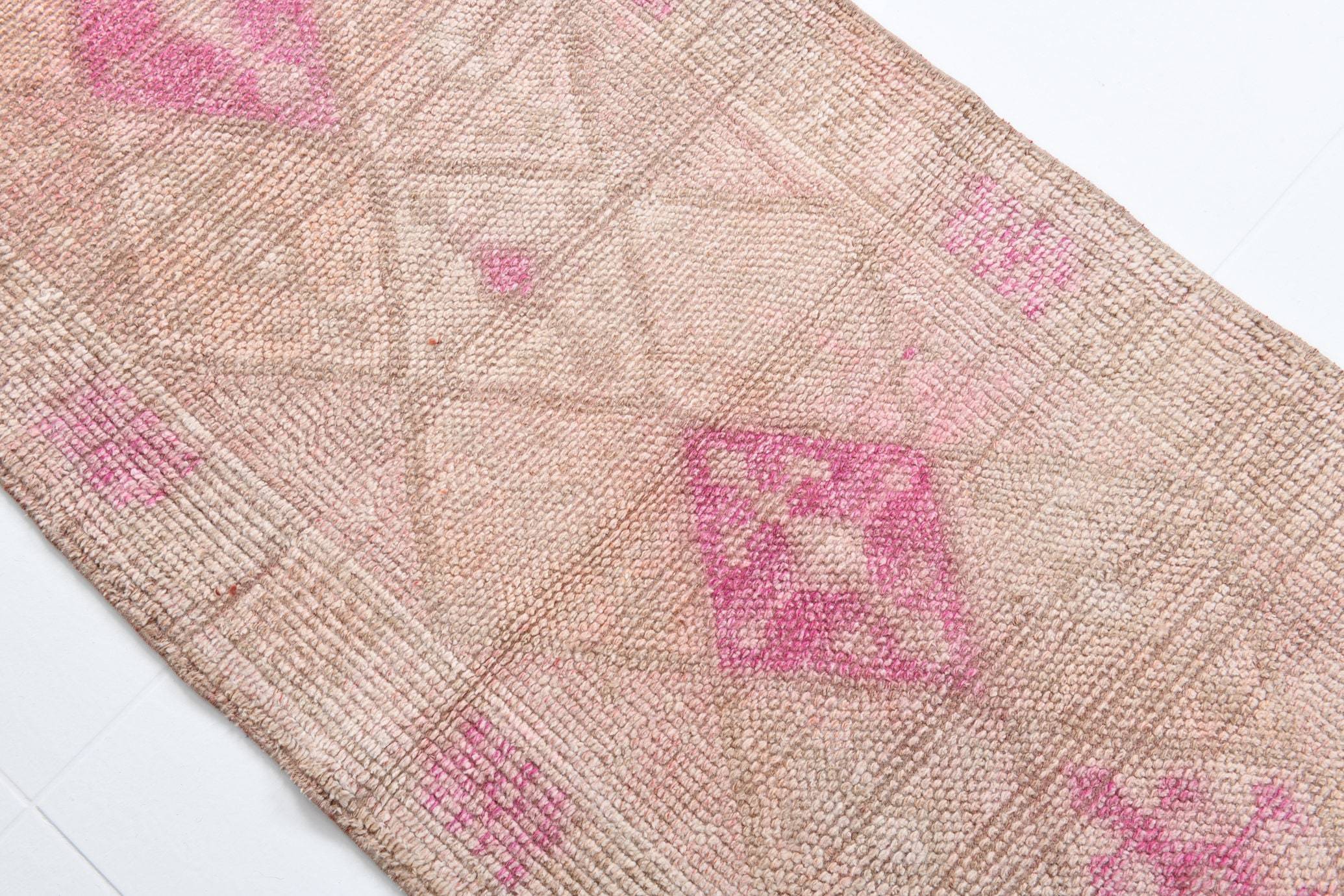 2' x 13' Vintage rug, Cotton Vintage rug, Dorm Vintage rug, Entryway-Hallway Vintage rug, Kitchen-Dining Vintage rug, Office Vintage rug, Oriental Vintage rug, Pink Vintage rug, Rustic-Primitive Vintage rug, Vintage Herki, Wool Vintage rug, Vintage rug